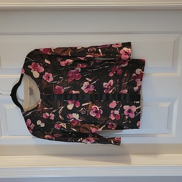 Ann Taylor Sweaters - Ann Taylor black and burgandy floral ribbon cardigan medium